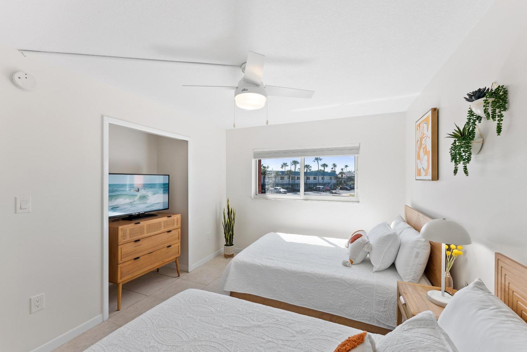 Cocoa Beach Towers 部屋 写真